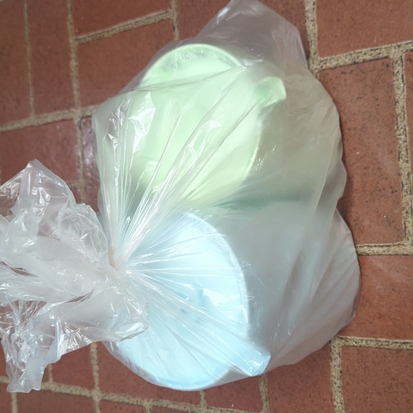 Tupperware vintage collection pitcher set - Picture 3 of 3